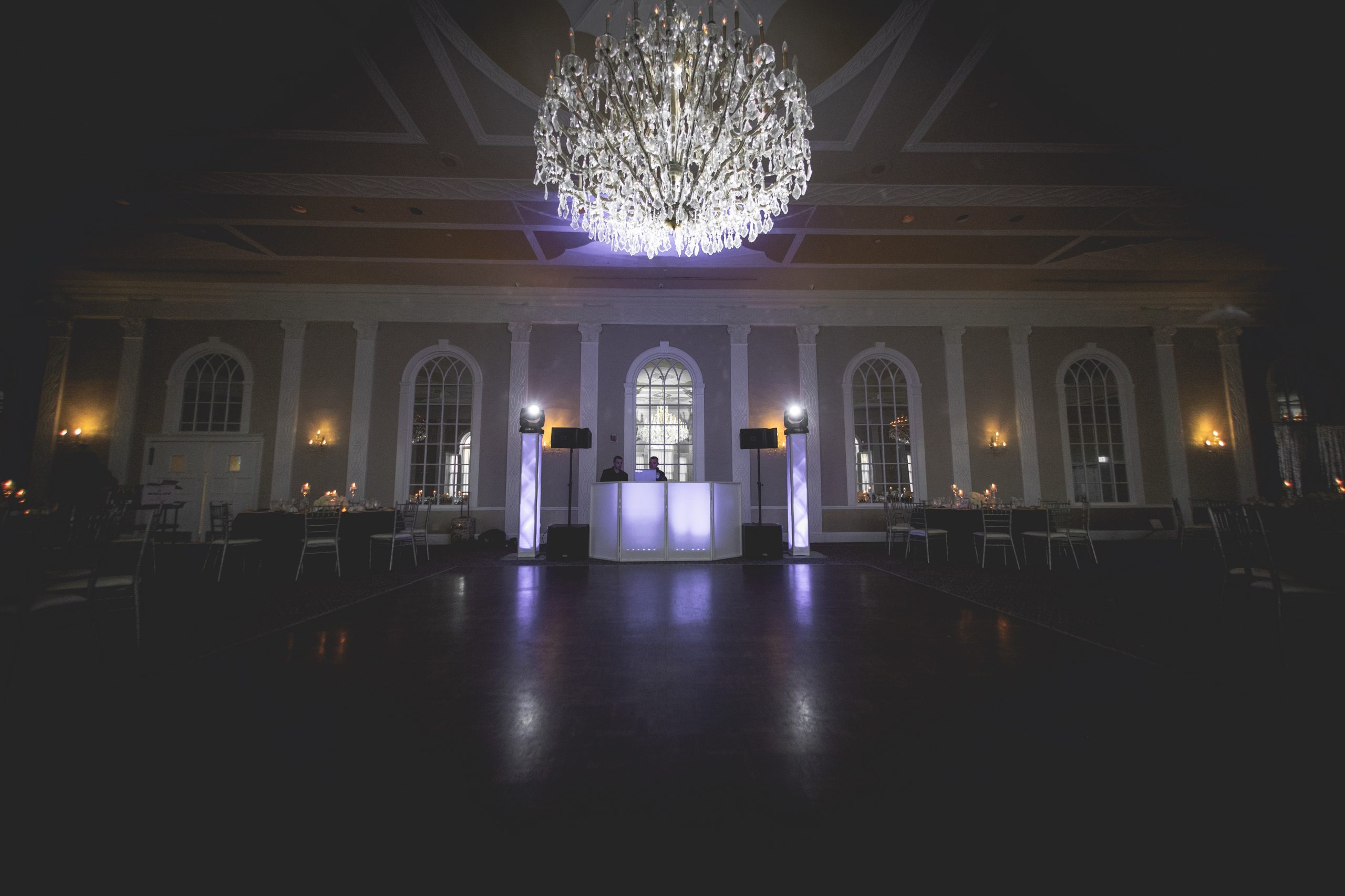 An elegant wedding reception set up by Vibrant Events